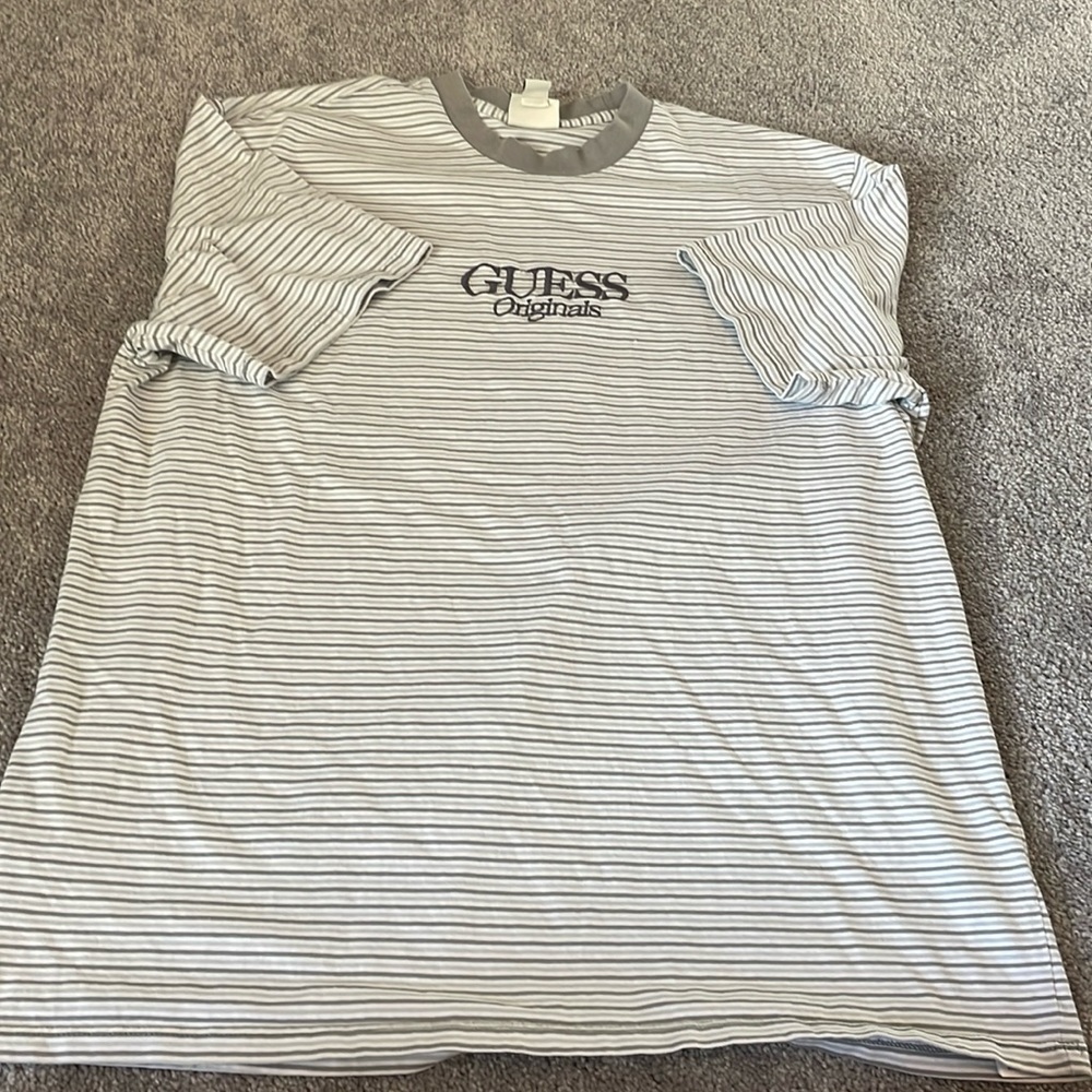 Guess Tshirt